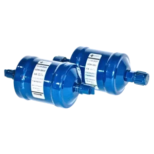 Filtro secador QDM-032 de QEQUALITY, diseño compacto y resistente, con conexión 1/4" SAE FLARE, ideal para sistemas de refrigeración y aire acondicionado.